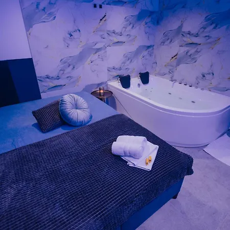 Sauna Studio And Jacuzzi Rooms * Praga