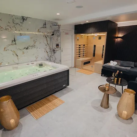 Apartmán Sauna And Jacuzzi - Self Check-in 247 Praha